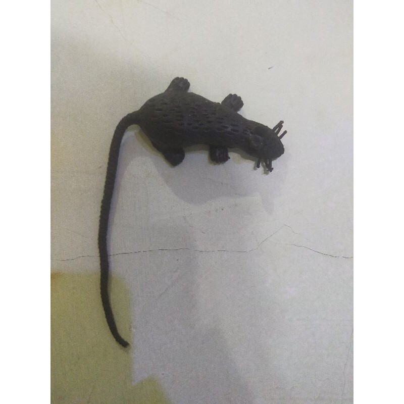 mainan prank tikus sangat lentur bisa molor hingga 1meter-2