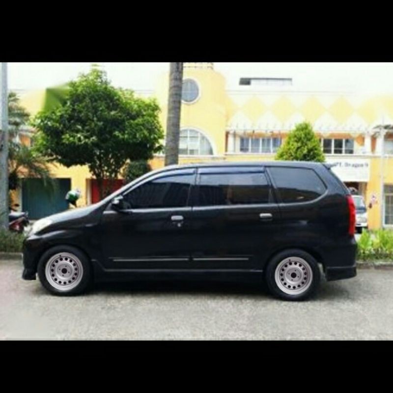 Avanza Ceper Velg Kaleng: Eksplorasi Gaya dan Tantangan Modifikasi Low MPV