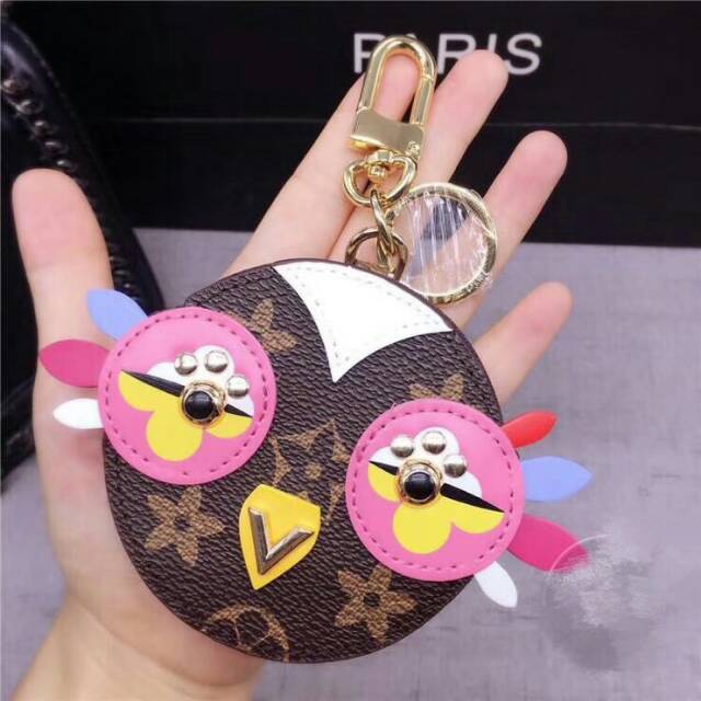 Laris manis gantungan kunci LV OWL