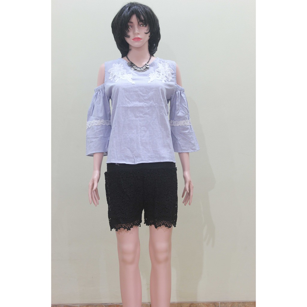 ATASAN BRUKAT BUNGA PUTIH