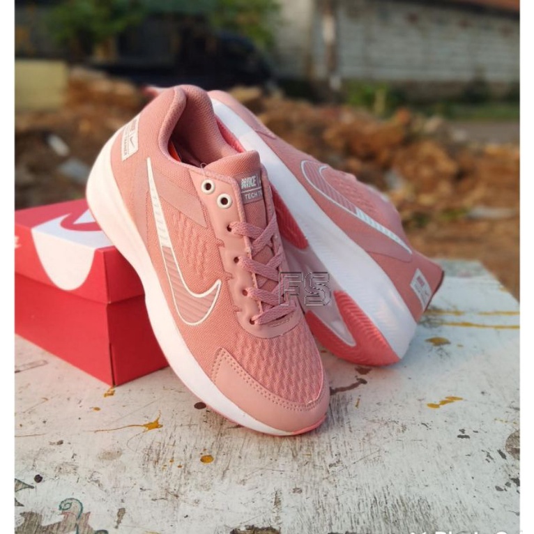 sepatu nikee zoom trainer sepatu olahraga sepatu nikee wanita