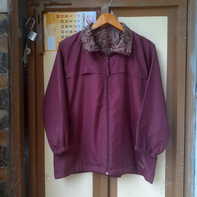 SALE JAKET VINTAGE / jaket parasut / thrift jaket second-Tas ungu noda 120x67