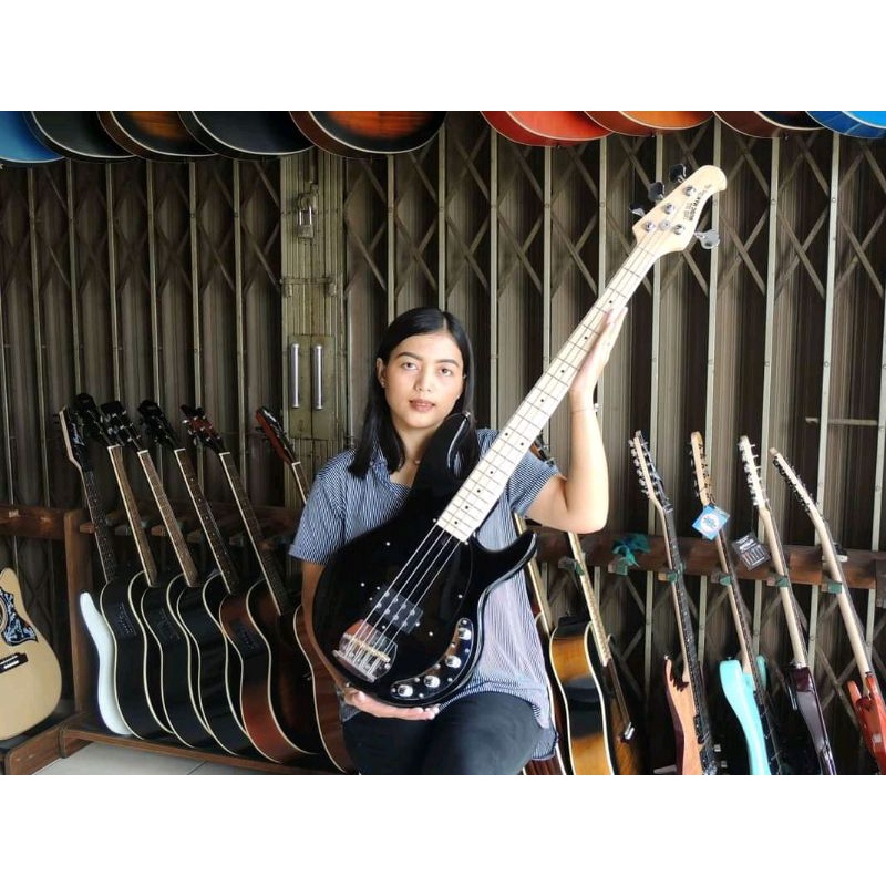 Gitar bass musicman stringray