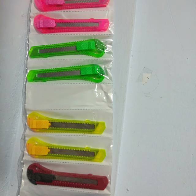 

Cutter warna