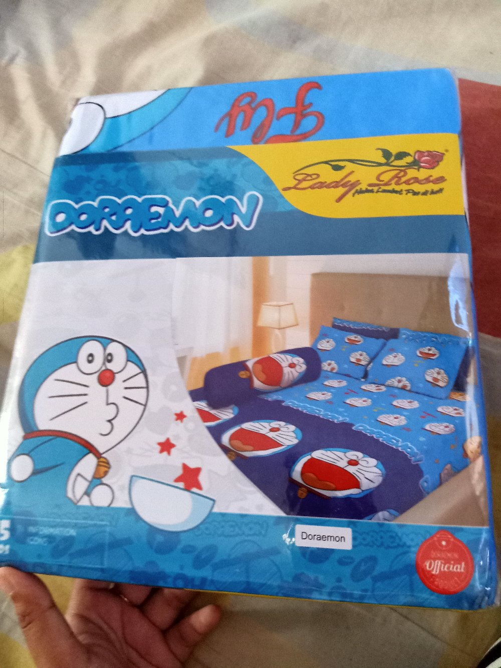 Lady Rose Sprei King (180x200) Dengan 2 Bantal - Doraemon
