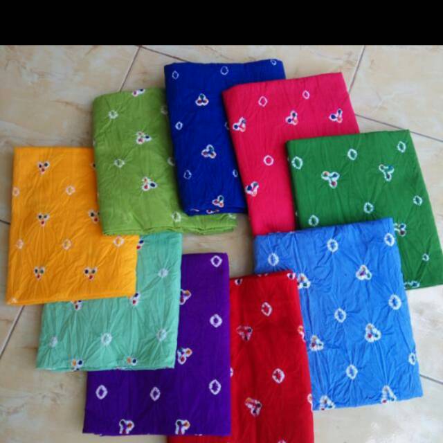 Kain jumputan motif cengkehan