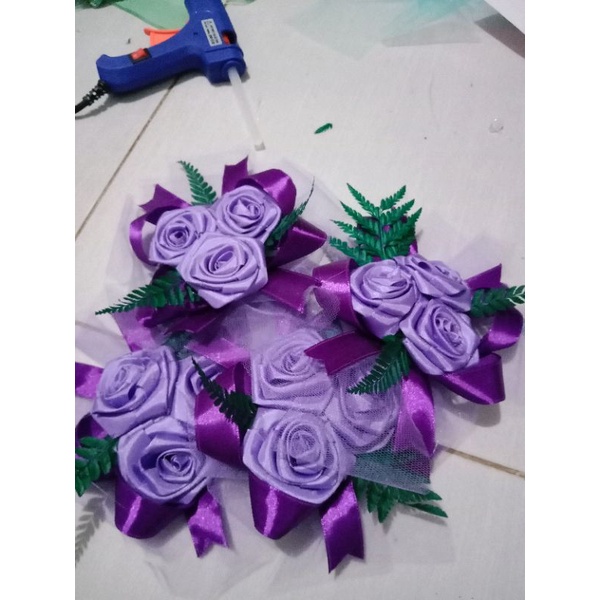 hiasan bunga hantaran seserahan hampers (pita ungu tua)