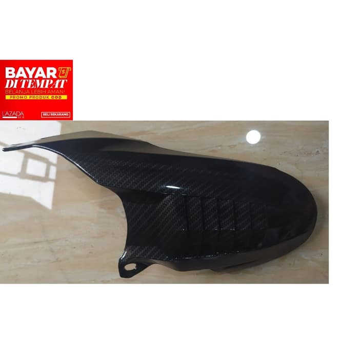 spakbor kolong vario 150 / 125 yg lampu led rear hugger karbon