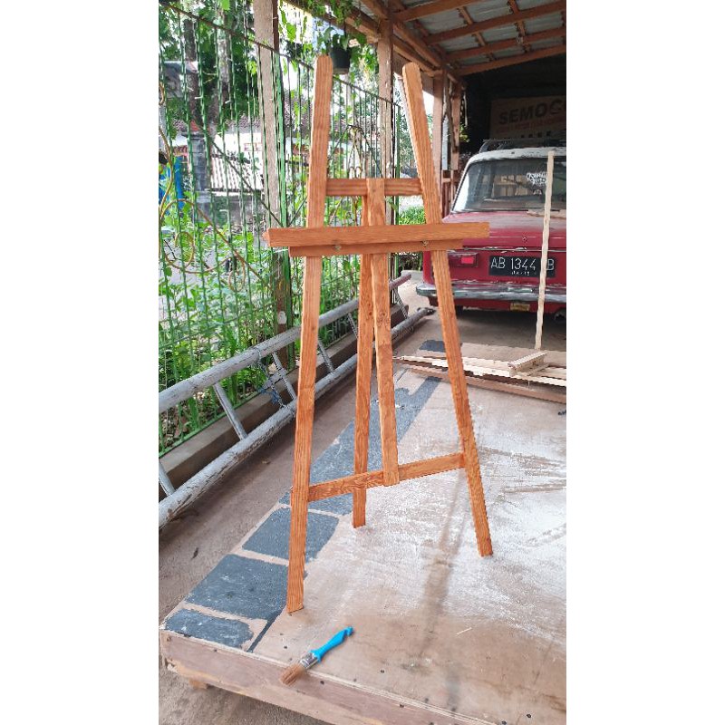 

Kaki Penyangga Kayu Tripod Papan Tulis Bisa Di Setel Naik Turun Bentuk Kokoh