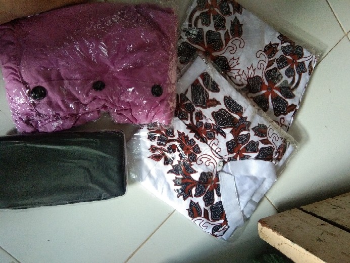 Setelan Sarung Baju Koko Gunungan Putih Lengan Panjang Dan Pendek Batik Solo