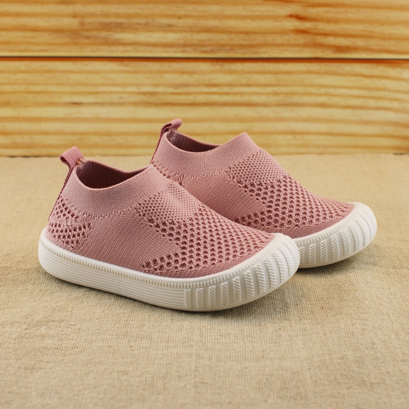 Sepatu Anak Flat Model Slip-On dengan Bahan Breathable dan Hiasan Gambar Flyknit