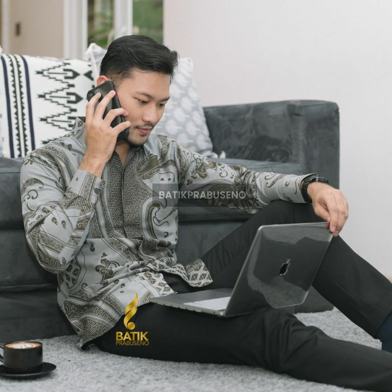 Purwosapto Batik Prabuseno Pria Kemeja Batik Pria Slimfit Lengan Panjang Kemeja Kantoran