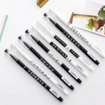 

Pulpen Gel Hitam 0.5mm