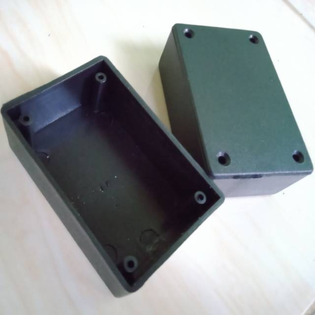 BOX PLASTIK HITAM F5 PANJANG 15 CM