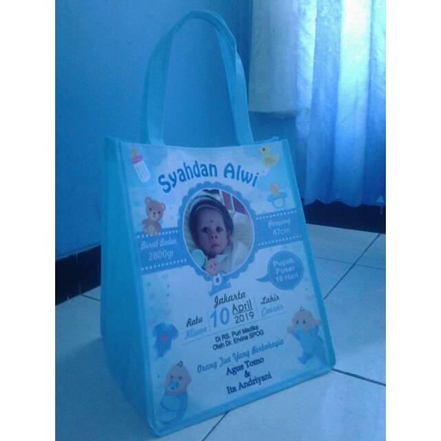 

Tas kotak nasi/tas syukuran aqiqah