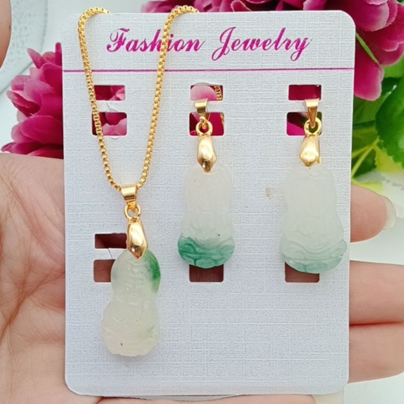 Kalung liontin giok lapis emas terbaru