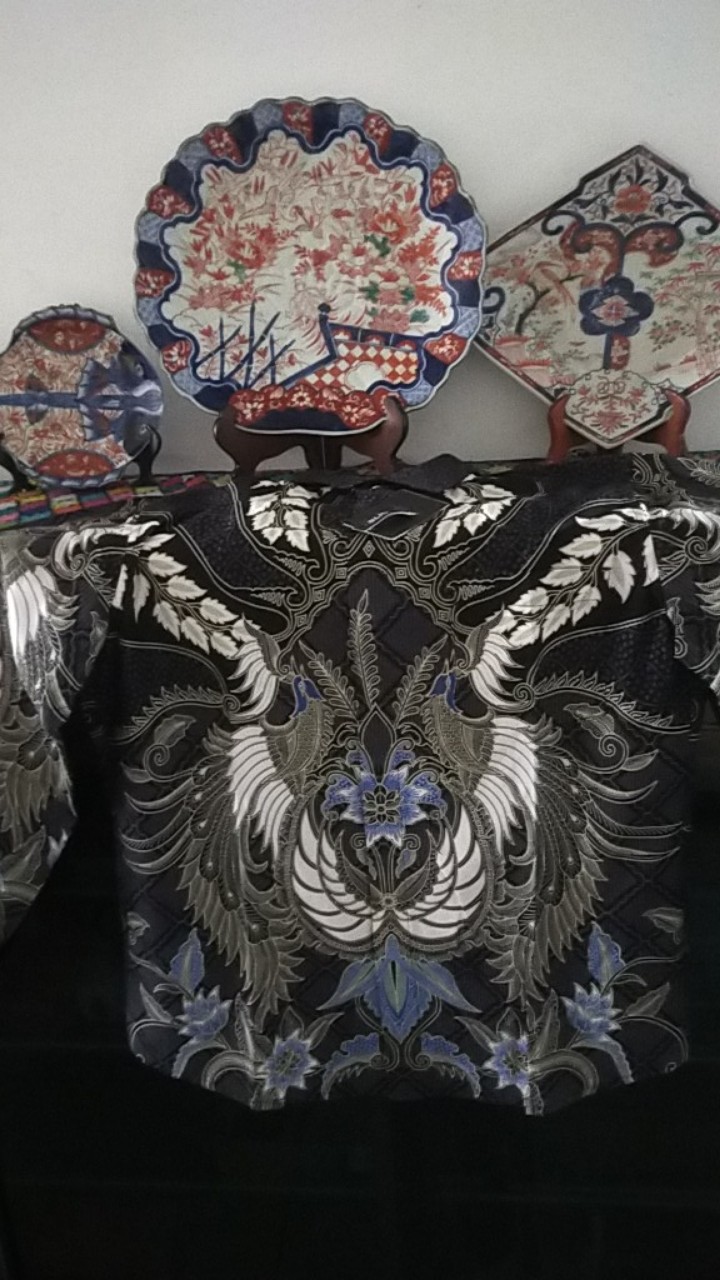 Aksa Reynand Maureen Hem Panjang Batik