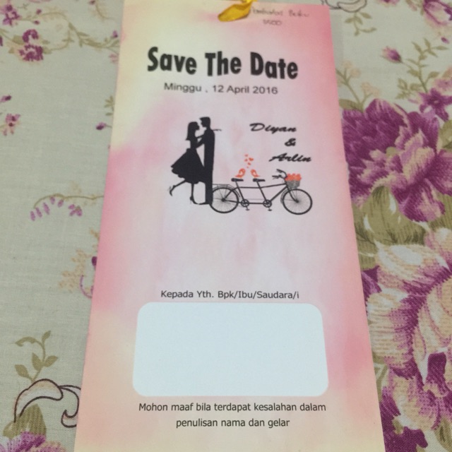 

WEDDING “ PEMBATAS BUKU”