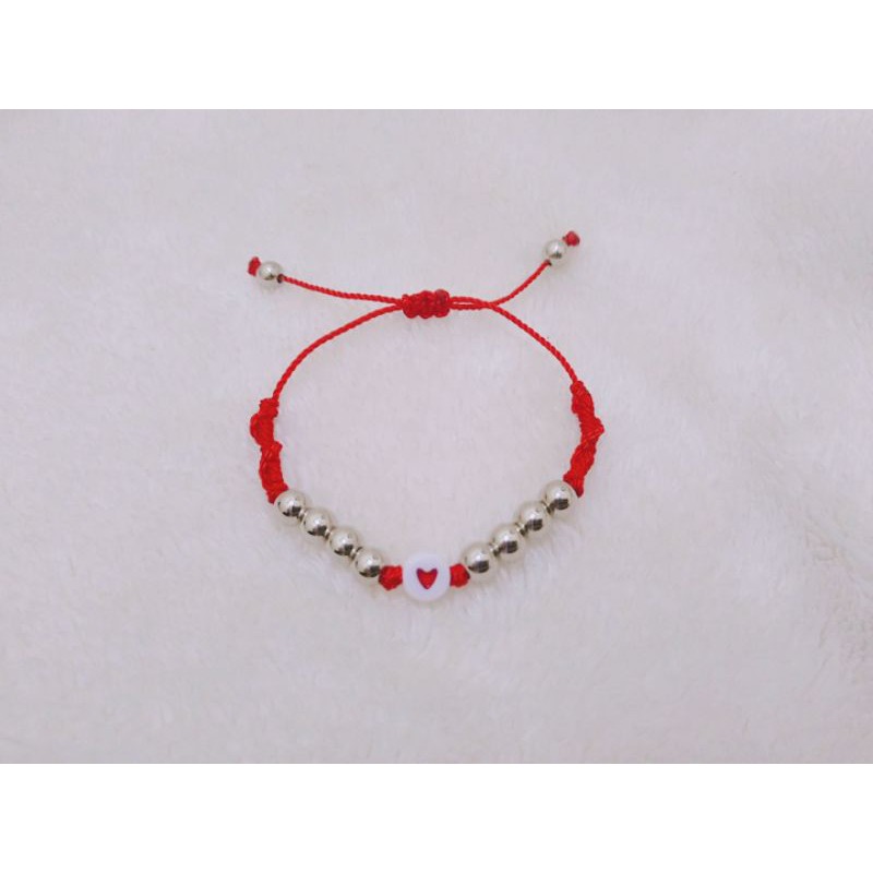 gelang tali warna merah dengan charm hati/ gelang manik warna