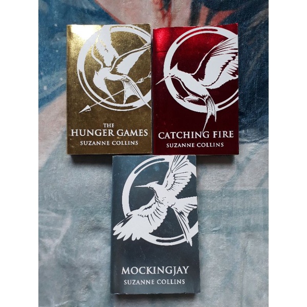 (PRELOVED) THE HUNGER GAMES BOOK / NOVEL SET