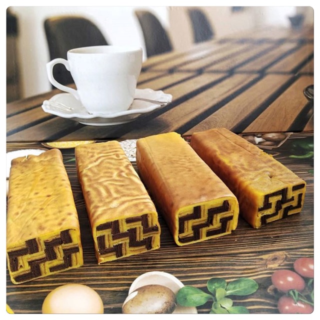 

Kue lapis legit roll tikar tangga