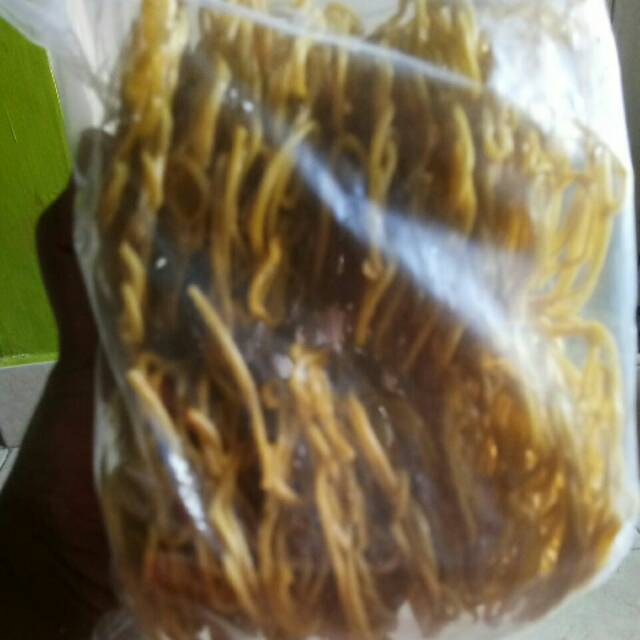

Kerupuk mie telur buatan rumahan