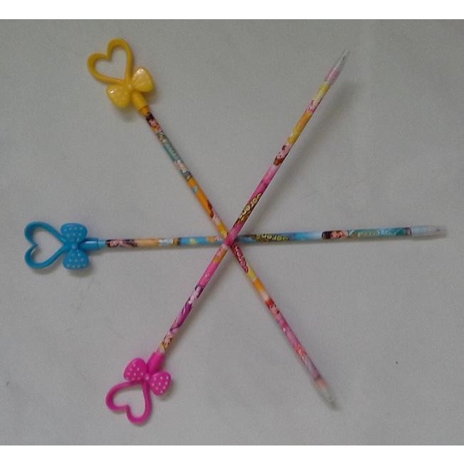 

Pulpen Plastik Panjang Motif Hati Berpita