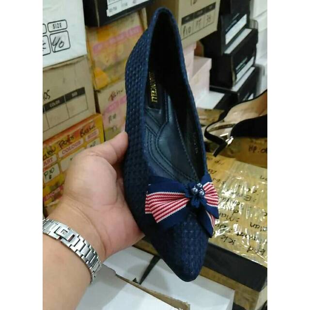 Sepatu Flat Wanita Brand SIMONCELLI