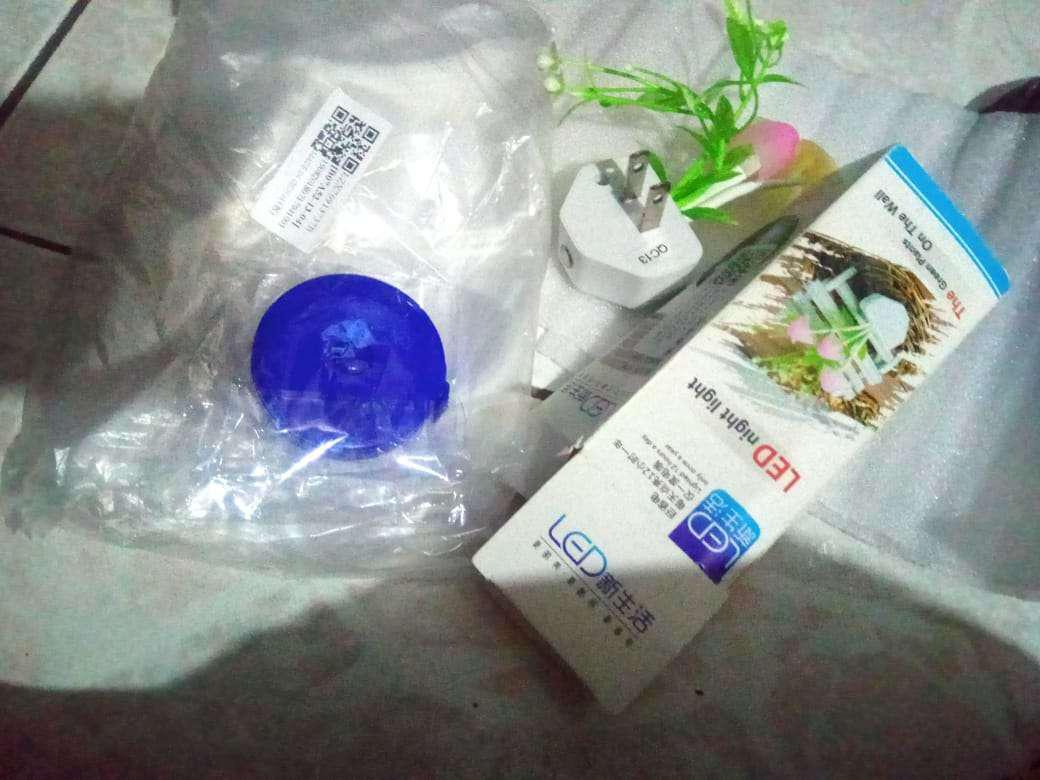 Lampu Tidur LED Bentuk Jamur dengan Sensor Warna Warni Lampu Tidur LED Bentuk Jamur dengan Sensor Warna Warni