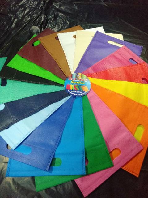 

Goodie Bag model Oval uk 20x26 / tas spunbond / tas kain