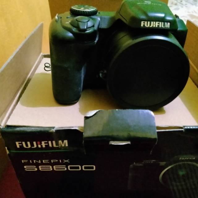 Fuji Film Finepix S8600