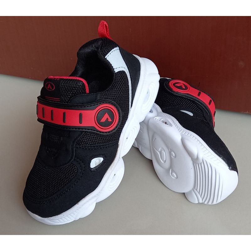 sepatu anak dans nyala new