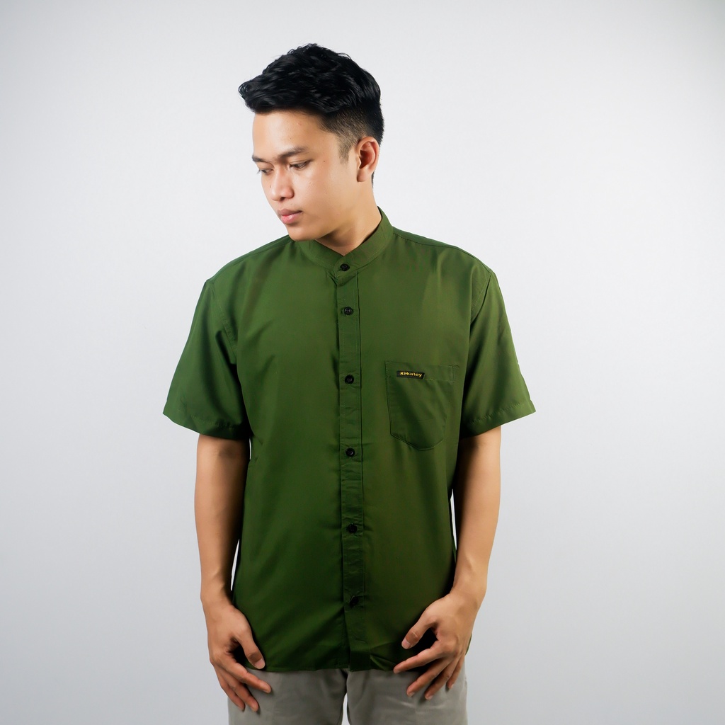 KEMEJA POLOS PRIA LENGAN PENDEK KERAH SANGHAI/KOKO WARNA HIJAU ARMY