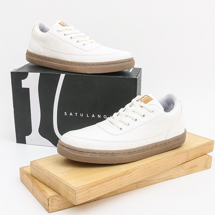 MESSI WHITE BROWN |ManNeedMe x 1 LANGKAH| Sepatu Sneakers Pria Casual Shoes Sporty Sol Dijahit PREMIUM ORIGINAL