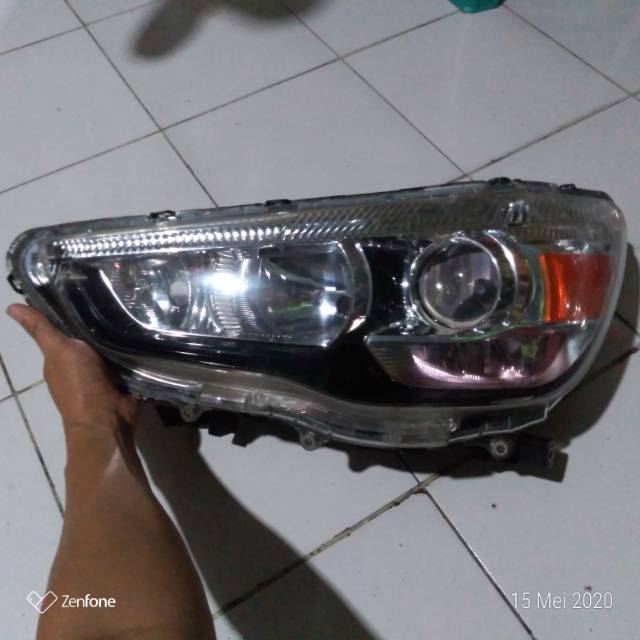 Lampu depan outlander sport