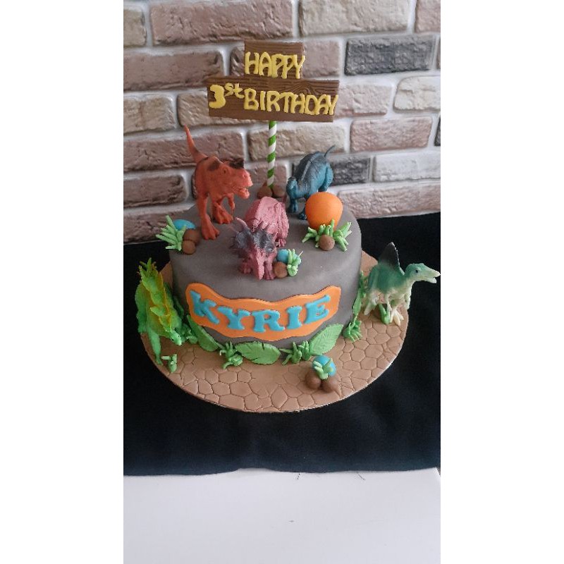 

KUE ULTAH DINO