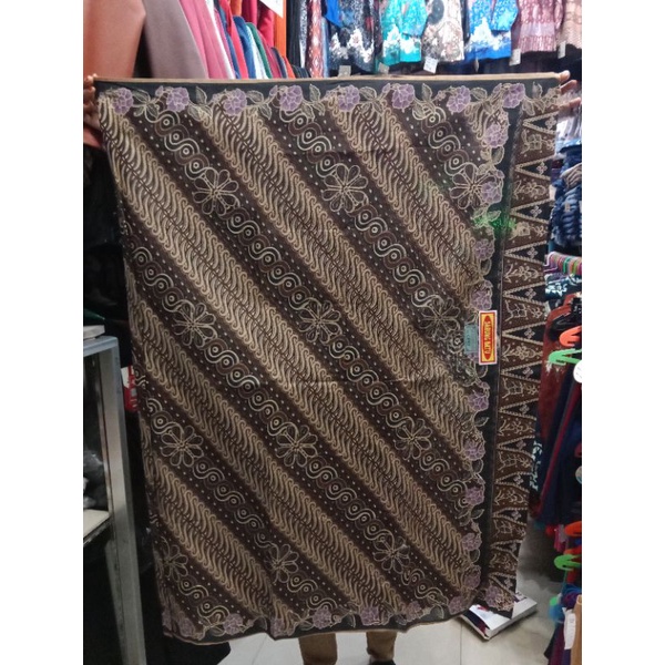 sarung perempuan / sarung batu / sarung cap cent / sarung lahiran / sarung cewek / sarung basahan / sarung mandi