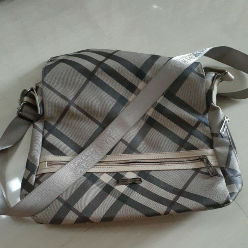 Preloved Tas Wanita merk.Burberry