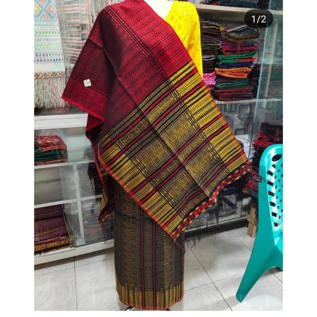 Pucca klasik merah gold