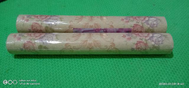 Wallpaper Dinding Bunga Rose Ulir Gold Klasik Mewah