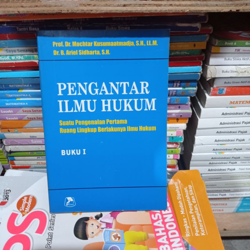

pengantar ilmu hukum suatu pengenalan pertama ruan lingkup berlakunya ilmu hukum buku 1 by mochtar