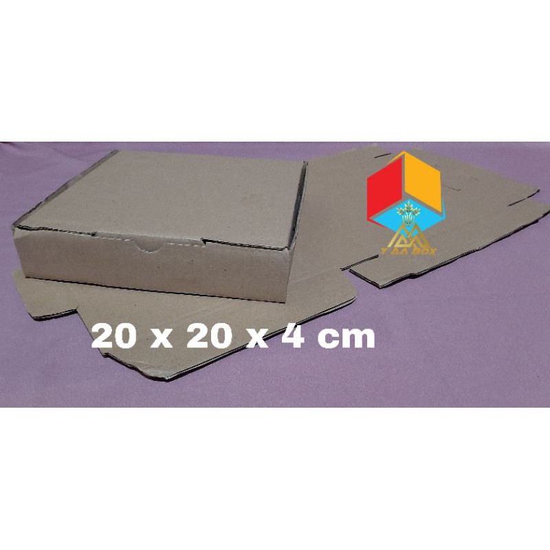 

KOTAK BOX/BOX PACKAGING 20 × 20 × 4 cm