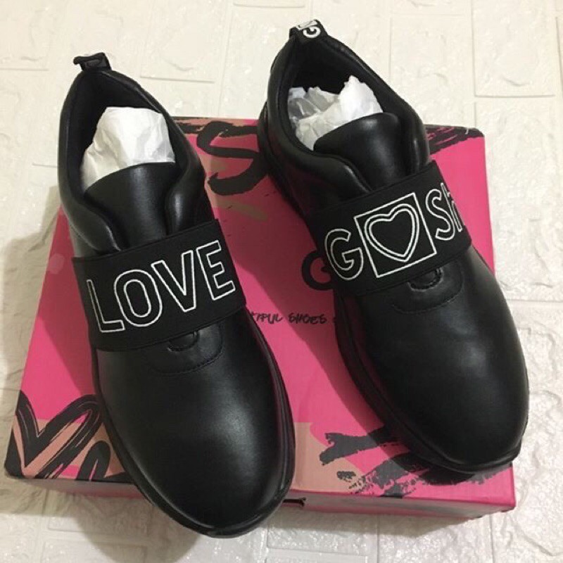 preloved NEW Sepatu GOSH hitam