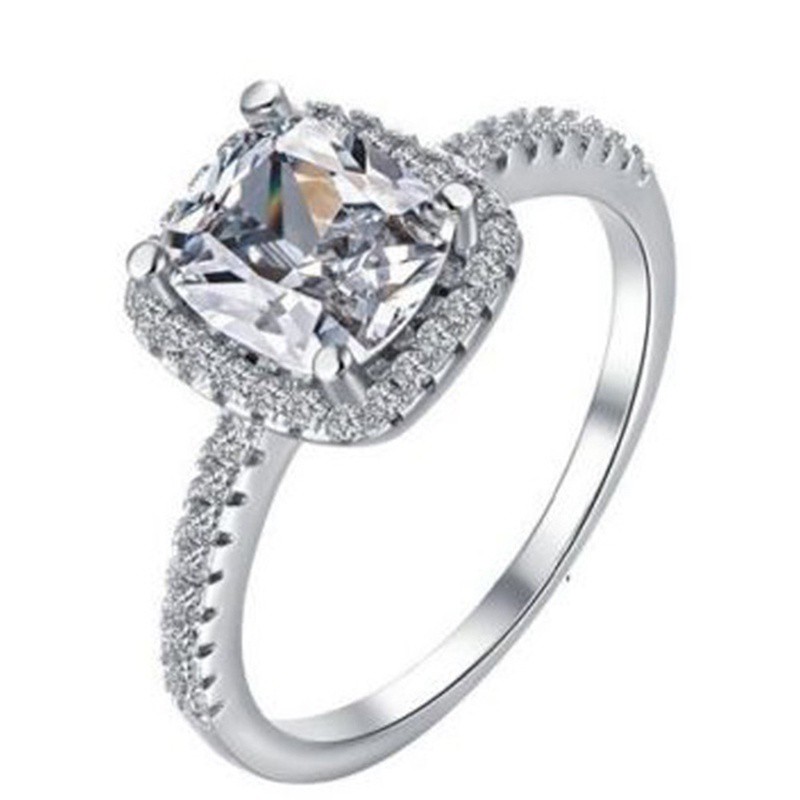 Cincin Lapis Emas Putih dengan Kristal Berlian Imitasi untuk Wanita