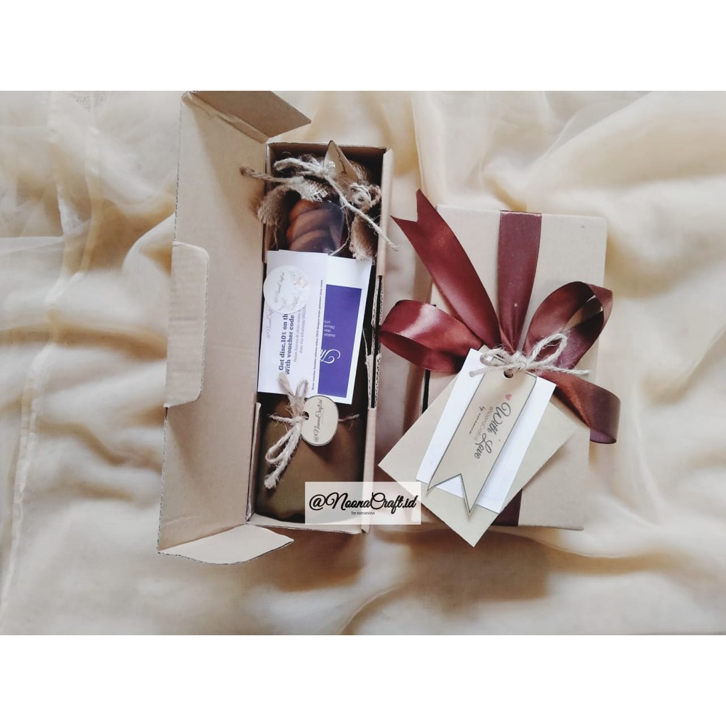 

02 Hampers untuk wanita, teman, istri, saudara, rekan kerja size S / Cek deskripsi / Kado, parcel.