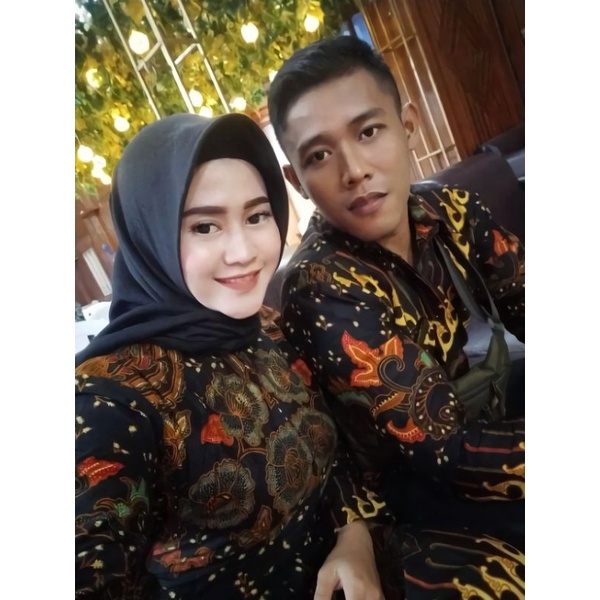 Batik couple / baju batik couple / batik set / batik lengan panjang / rok set seharga Rp55.000 - Rp150.000. Dapatkan sekarang juga di Shopee!-6