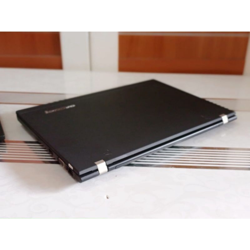 laptop Lenovo core i3 gen4 SSD ram4 gb