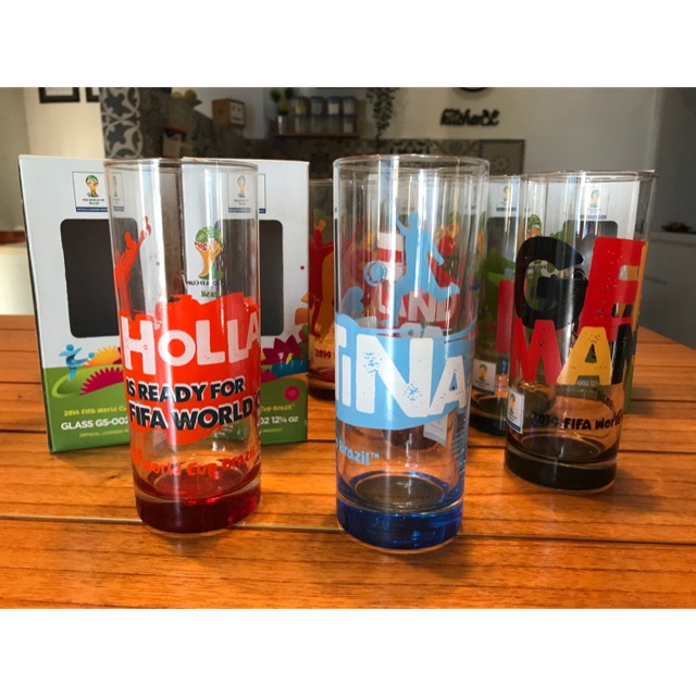 GELAS PIALA DUNIA