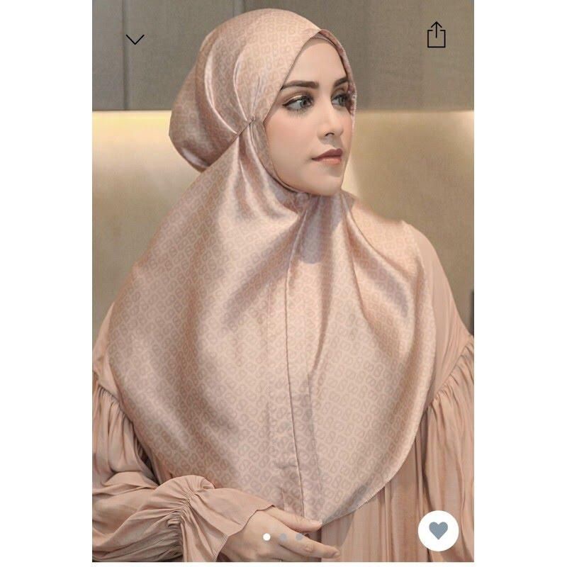 Buttonscarves Tapis Slip On Shell dan Khaki