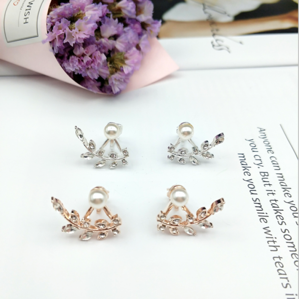 Anting Klip On Wanita Desain Daun Geometri Hias Mutiara + Berlian Imitasi Warna Gold / Silver